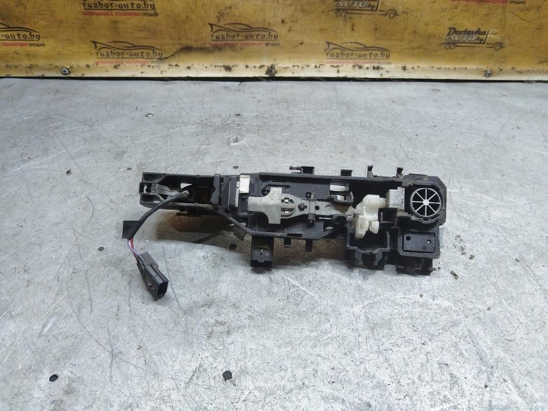 Ручка наружная передняя правая B8C2VI Renault Scenic купить в магазине запчастей бу