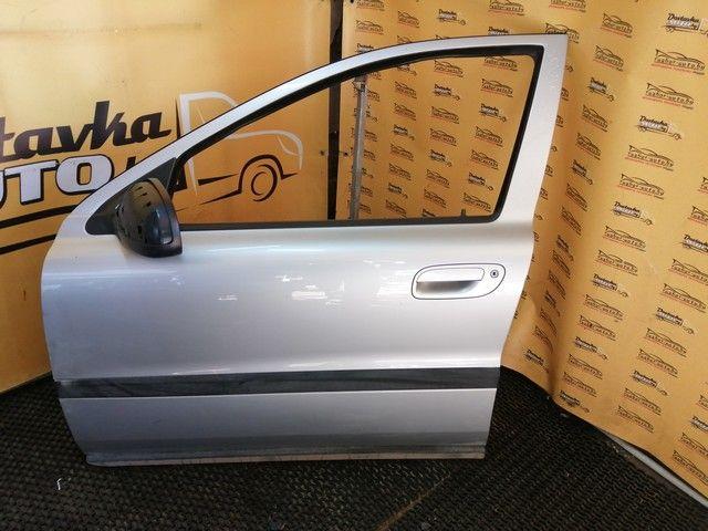Стекло двери передней левой 8IU2VQ Volvo V70