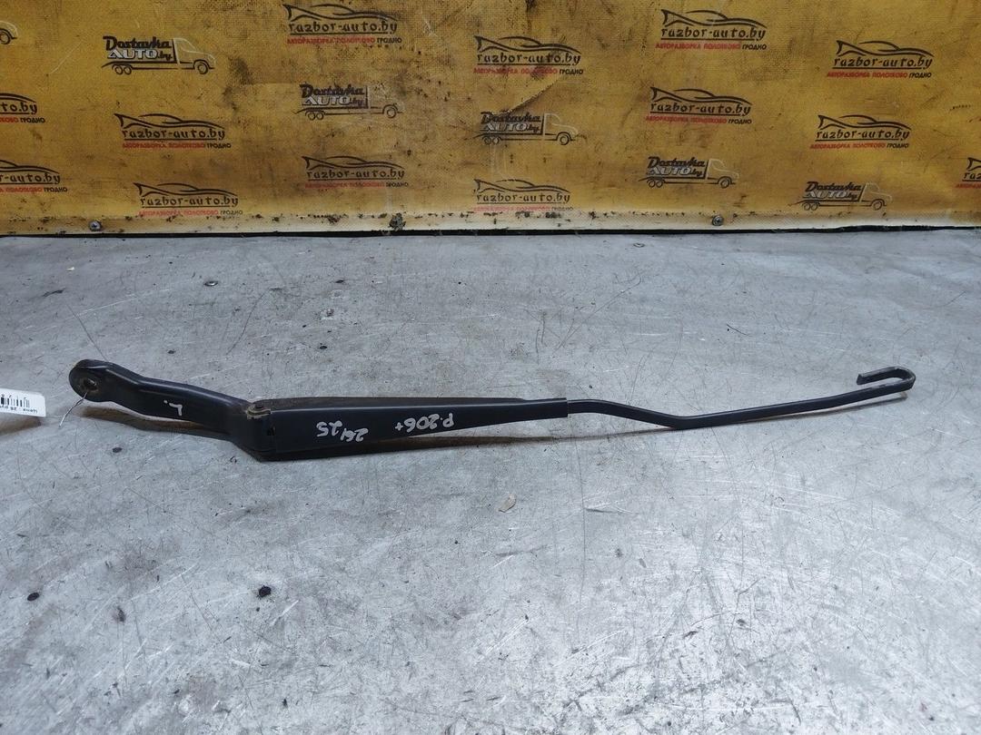 Щеткодержатель (поводок стеклоочистителя, дворник) HN129M Peugeot 206