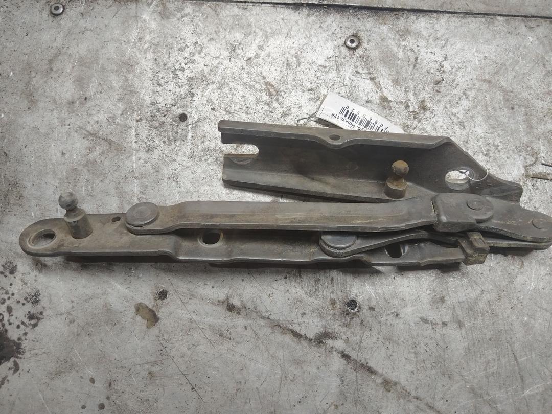 Петля крышки багажника XBJ525 Audi 80 купить