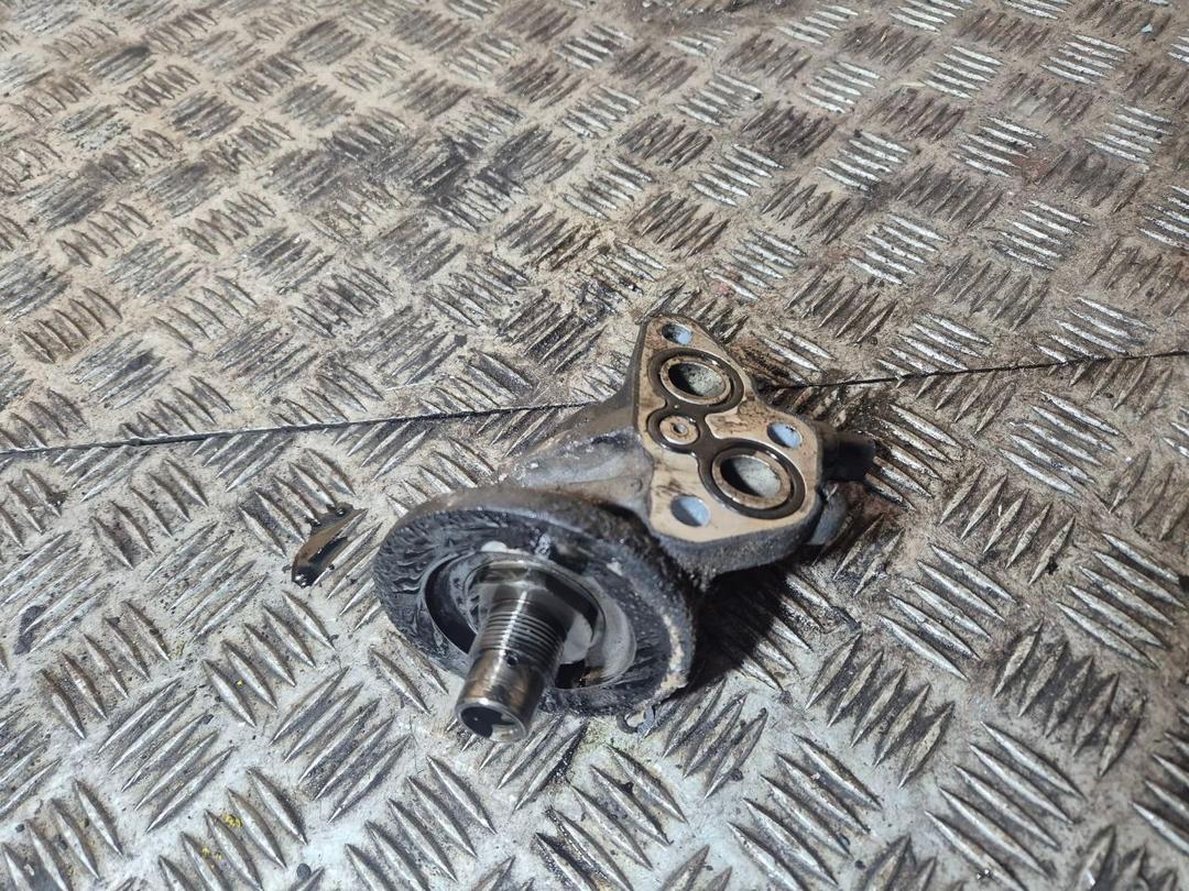 Корпус масляного фильтра I0Y8HD Toyota Corolla купить