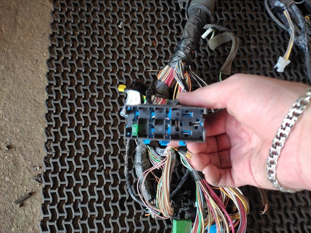 Проводка YWN8E0 Renault Laguna купить