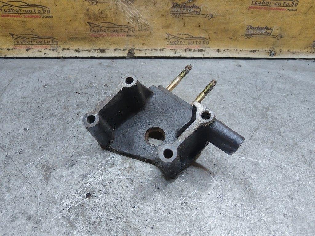 Кронштейн двигателя 74ZQHI Mitsubishi Carisma - Фото 3