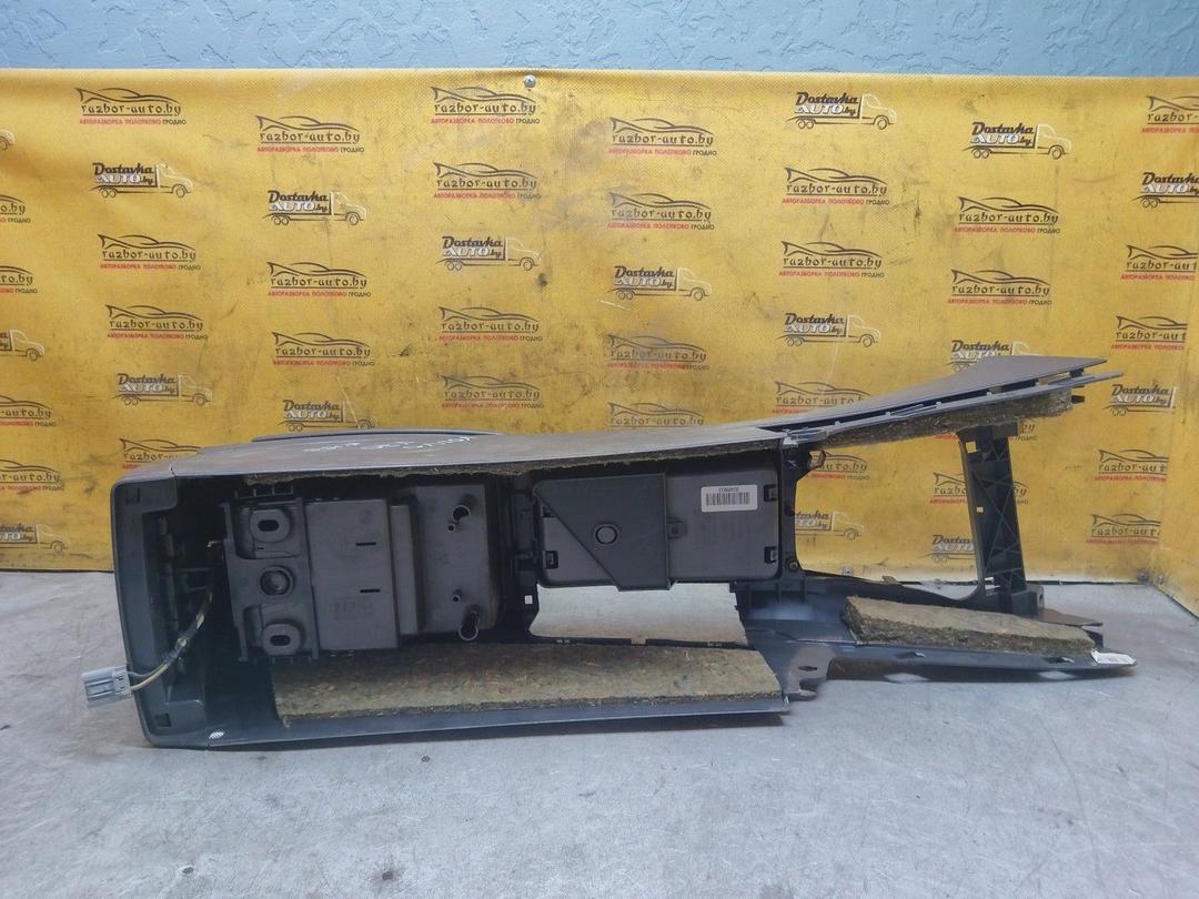 Подлокотник VQH0EH Volvo V70 undefined