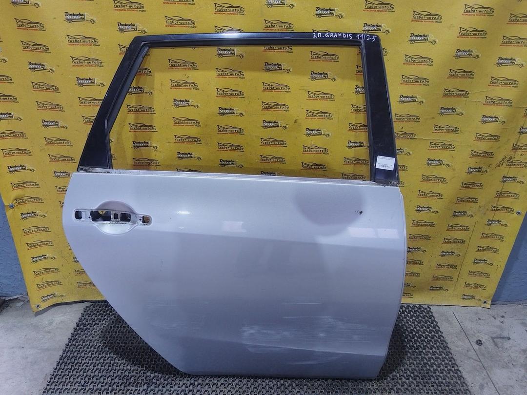 Дверь задняя правая 4UWZH7 Mitsubishi Grandis купить