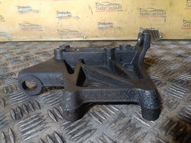 Кронштейн компрессора кондиционера ES18P5 Mazda Premacy - Фото 3