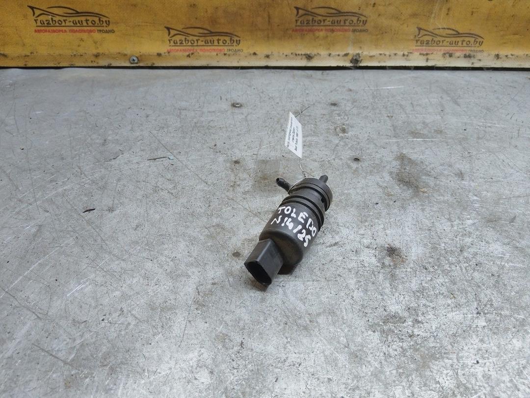 Насос (моторчик) омывателя стекла D0IMI1 Seat Toledo купить на авторазборке