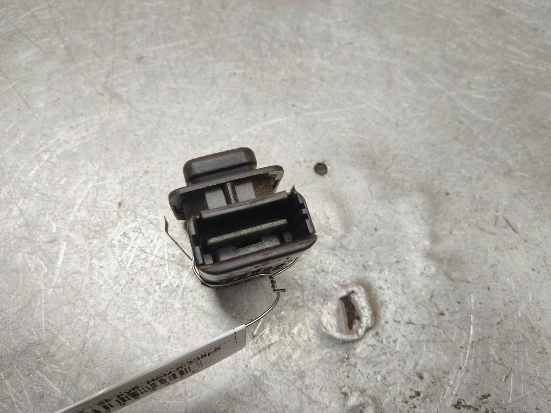 Джойстик регулировки зеркал U0CC3C Volkswagen Passat купить