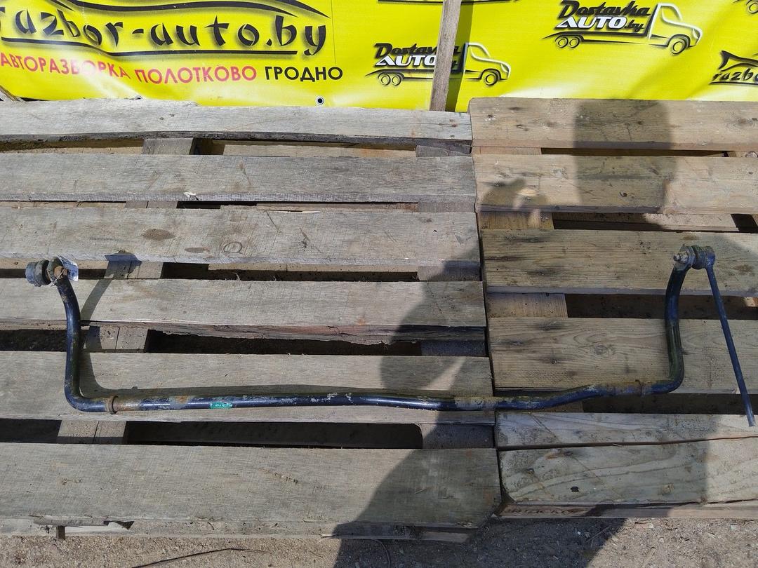 Стабилизатор подвески (поперечной устойчивости) передний Y8CTHX Skoda Roomster