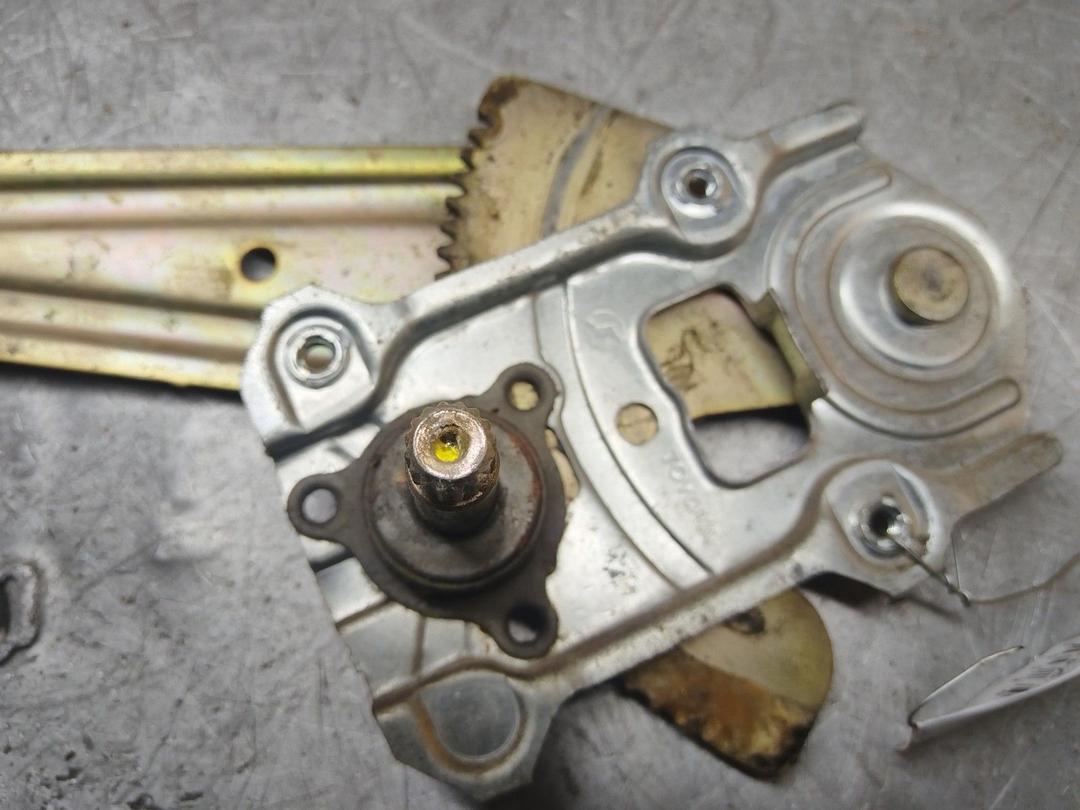 Стеклоподъемник задний левый PV2W2E Toyota Yaris Verso купить с доставкой