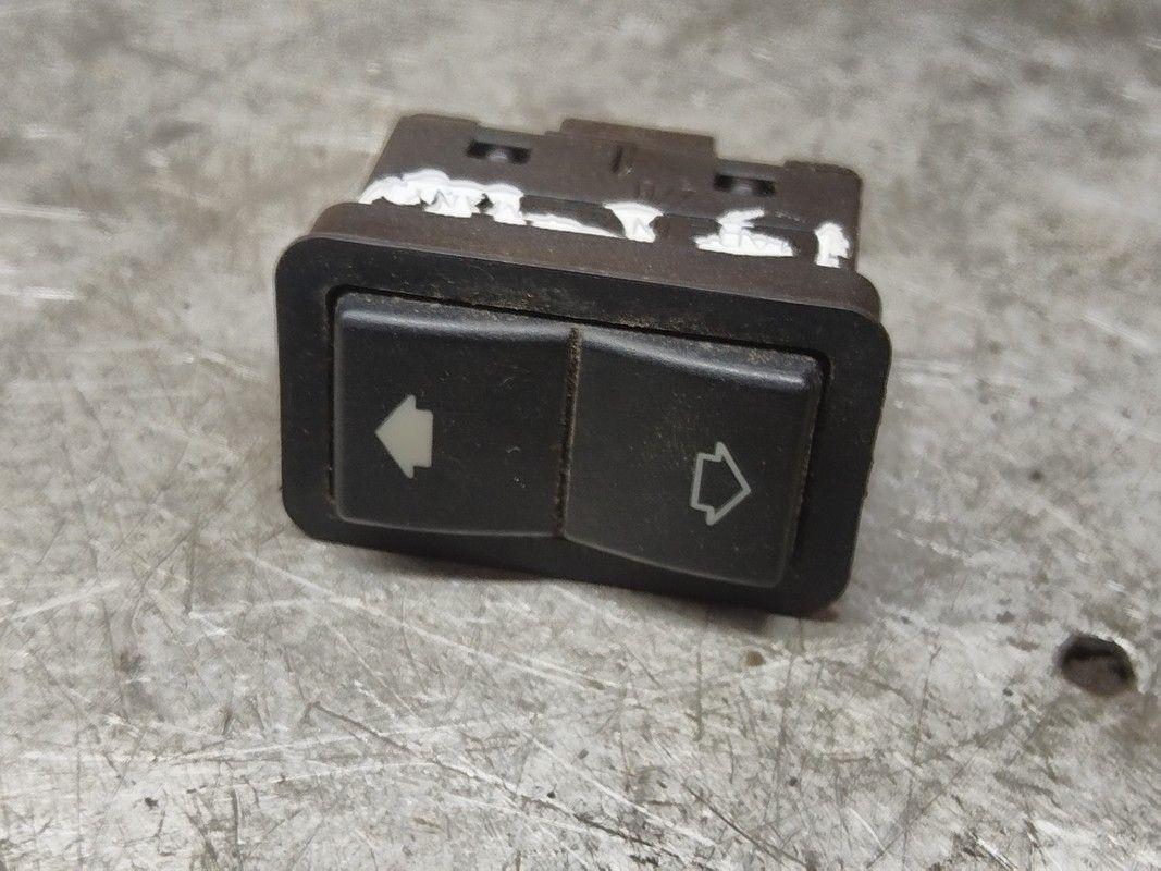 Кнопка стеклоподъемника переднего правого NOI4F3 BMW 5 E39