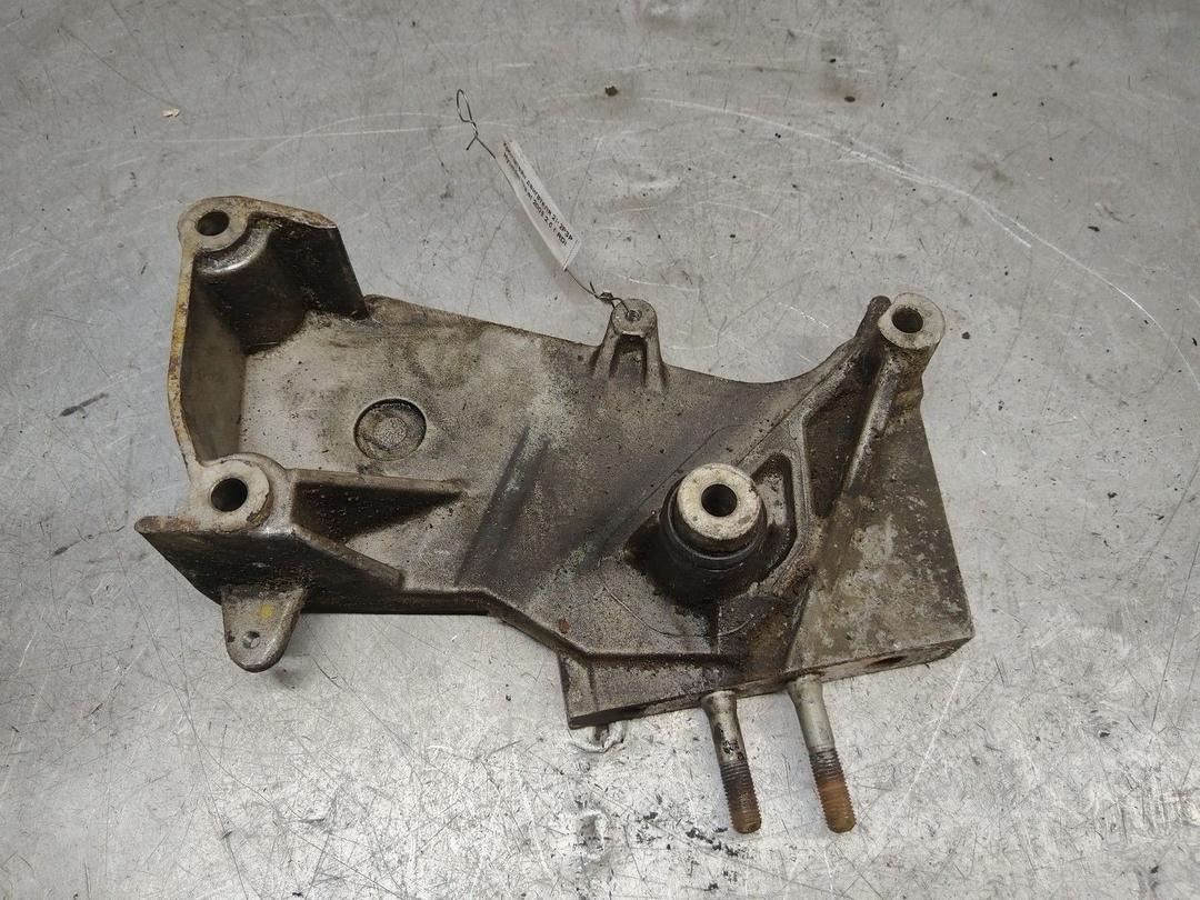 Кронштейн двигателя 2H2P3P Hyundai Trajet - Фото 1