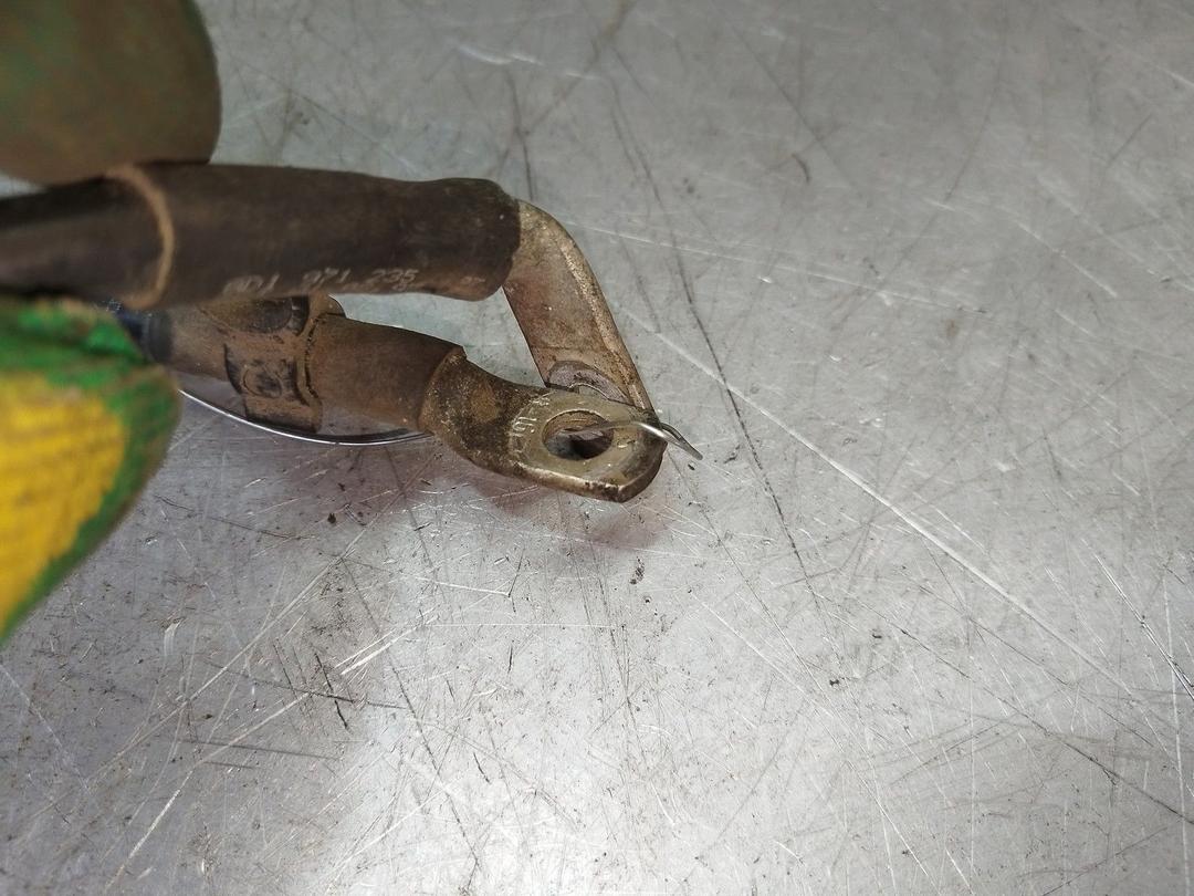 Клемма аккумулятора минус EW5C8O Volkswagen Passat - Фото 2