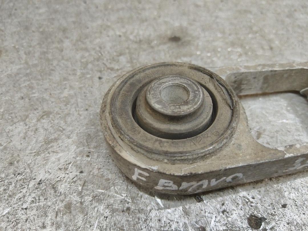 Подушка крепления двигателя ZR584W Fiat Bravo купить с доставкой