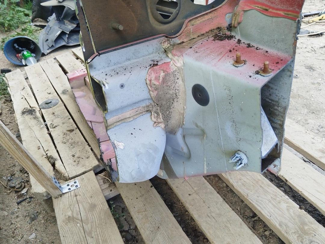 Стойка кузовная передняя левая Z313VK Renault Megane undefined