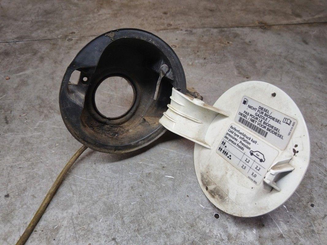 Лючок топливного бака 1GE6YN Volkswagen Passat - Фото 2