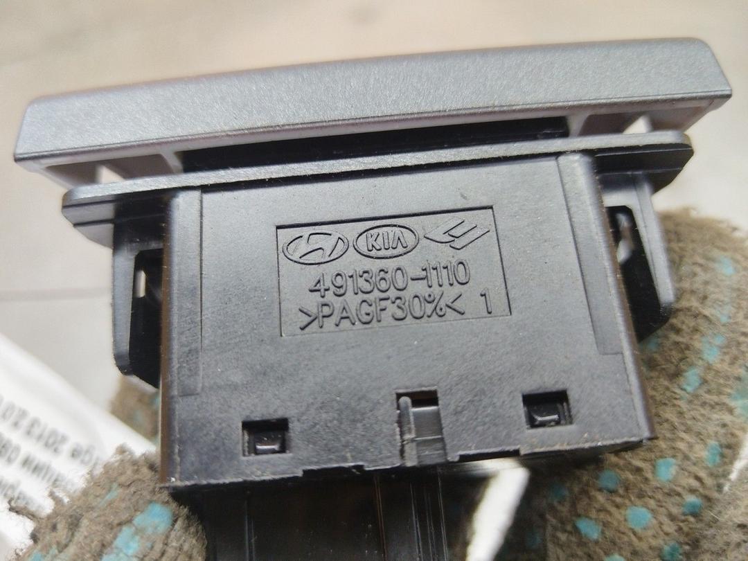 Кнопка аварийной сигнализации 09D3U1 Kia Sportage купить с доставкой