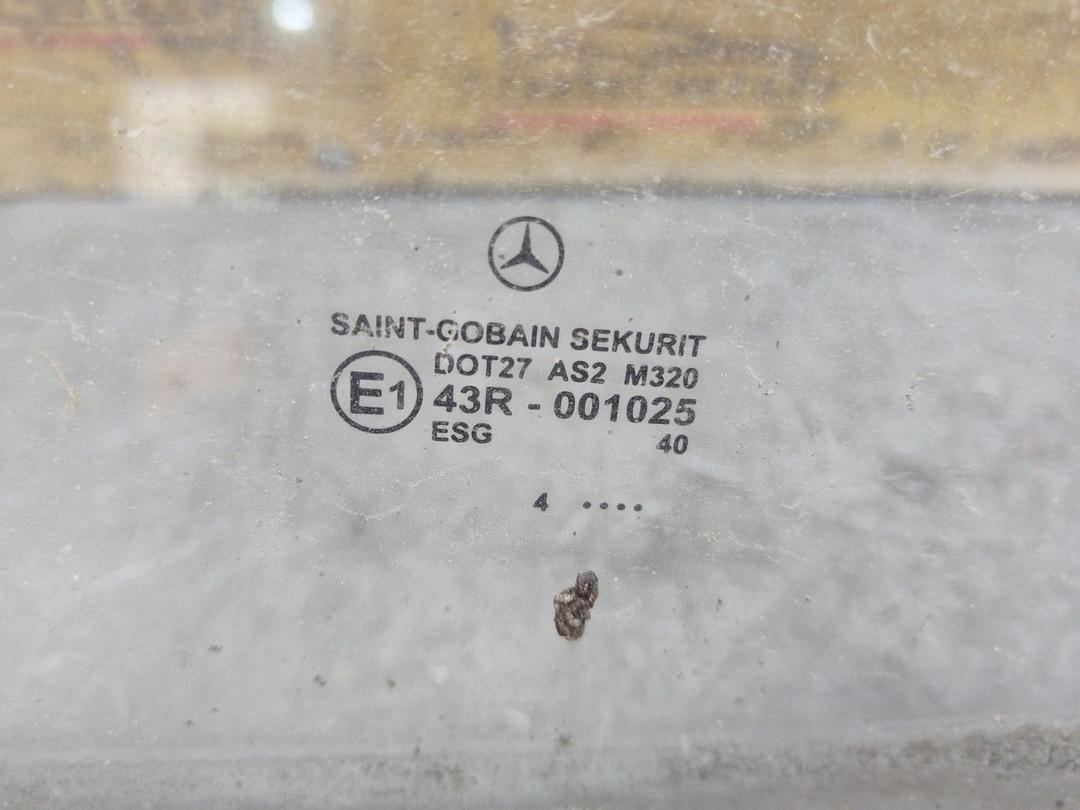 Стекло двери передней левой SH9682 Mercedes Sprinter купить на авторазборке