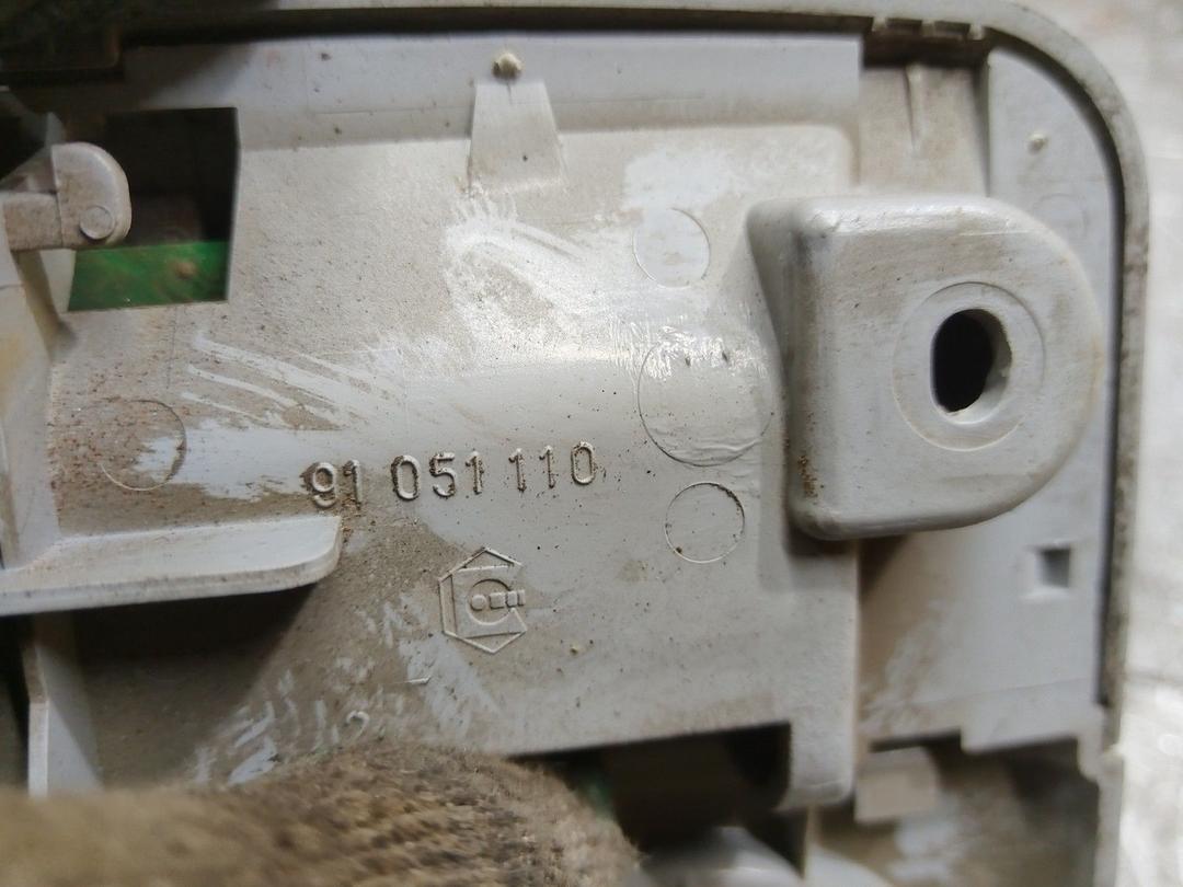 Фонарь салона (плафон) U8Y98V Renault Laguna купить в магазине запчастей бу