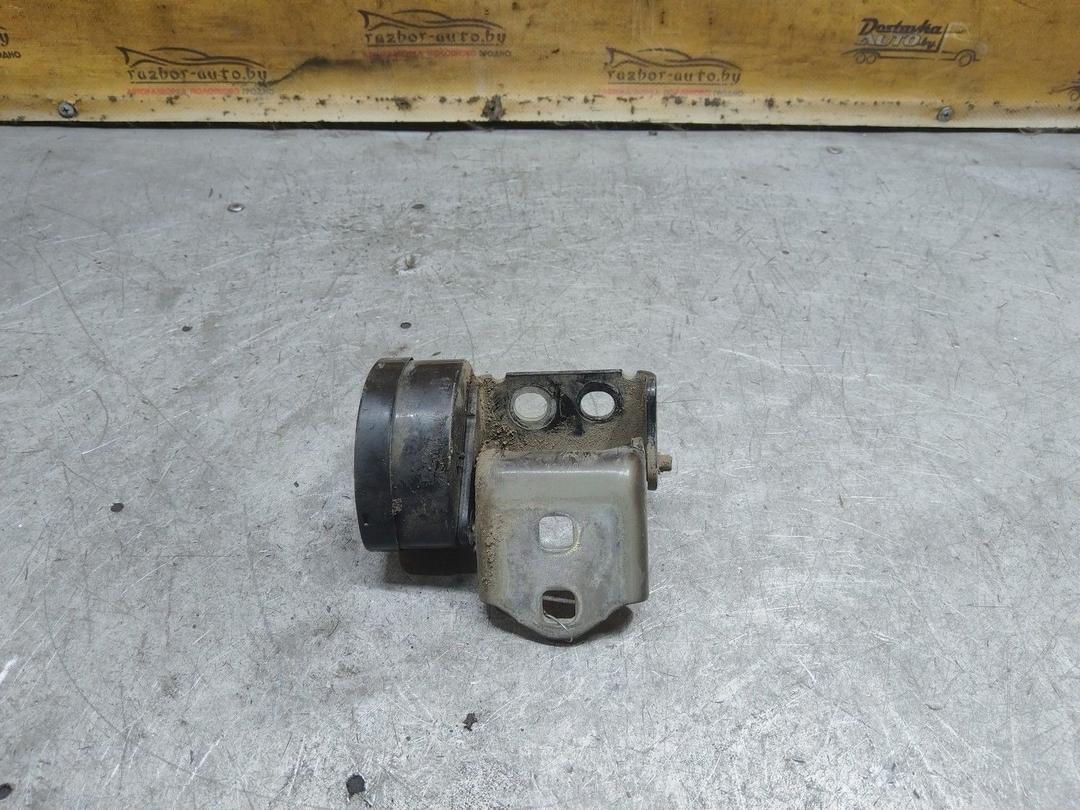 Петля двери задней правой IXM41O Renault Scenic купить в магазине запчастей бу