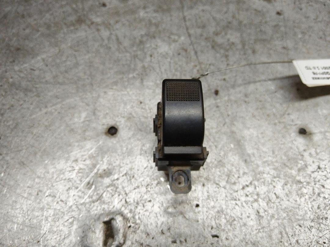 Кнопка стеклоподъемника заднего левого G0PPF6 Mazda Premacy - Фото 1