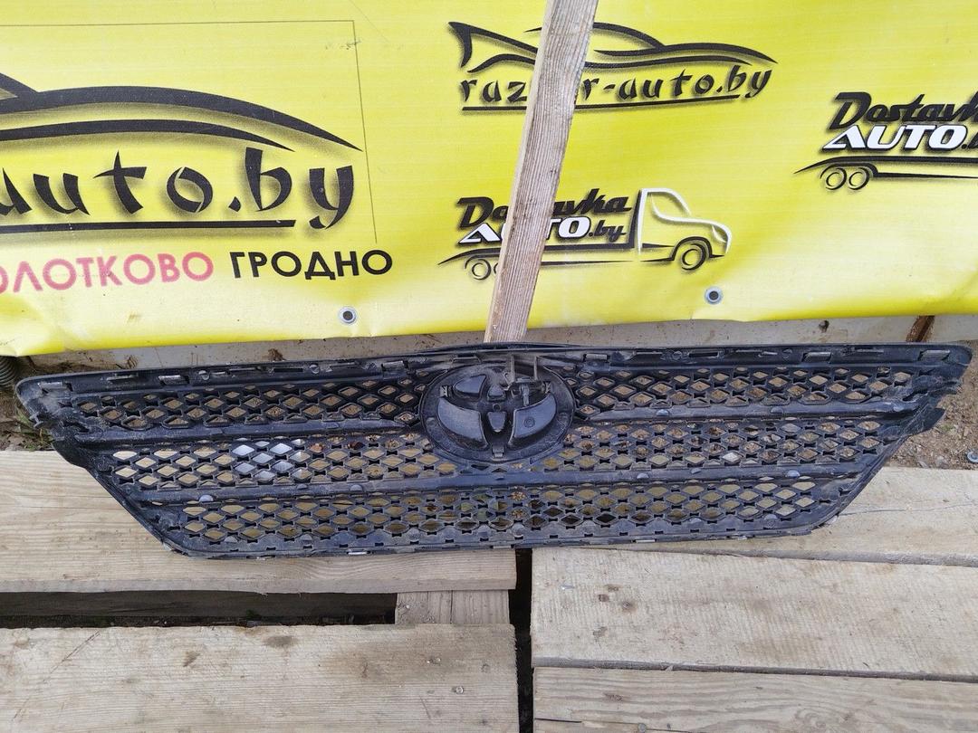 Решетка радиатора ZOY36V Toyota Corolla купить в магазине запчастей бу