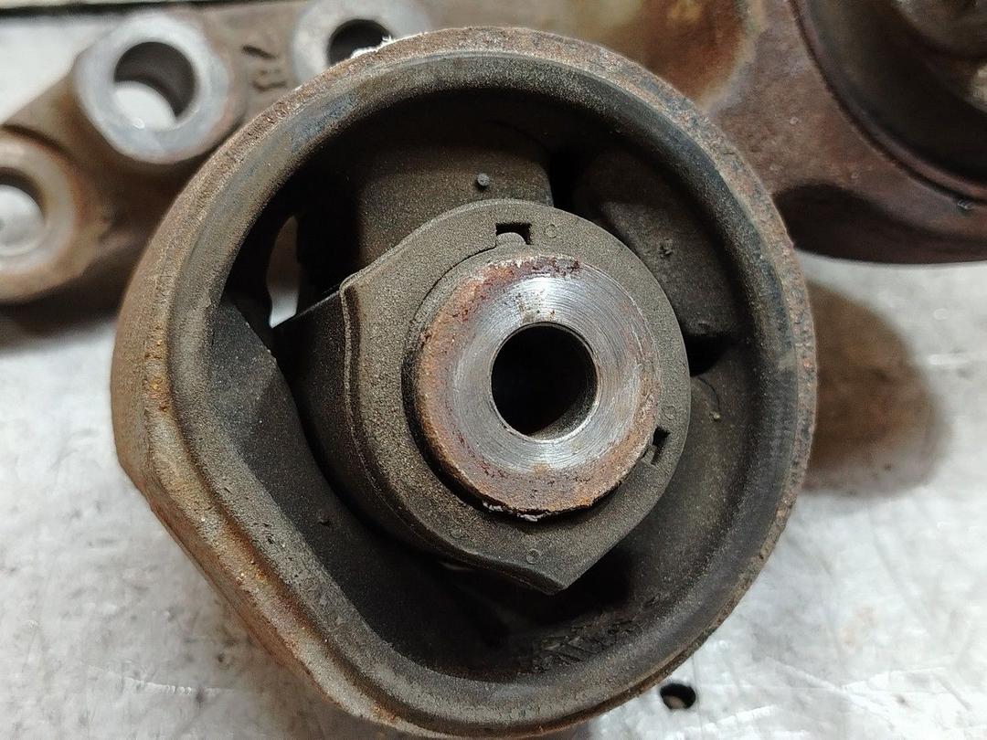 Кронштейн двигателя CRRE8I Honda Accord - Фото 2