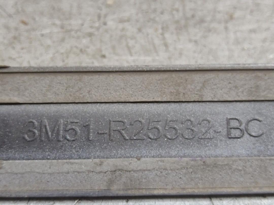 Молдинг двери задней правой 9KC8G3 Ford Focus - Фото 3