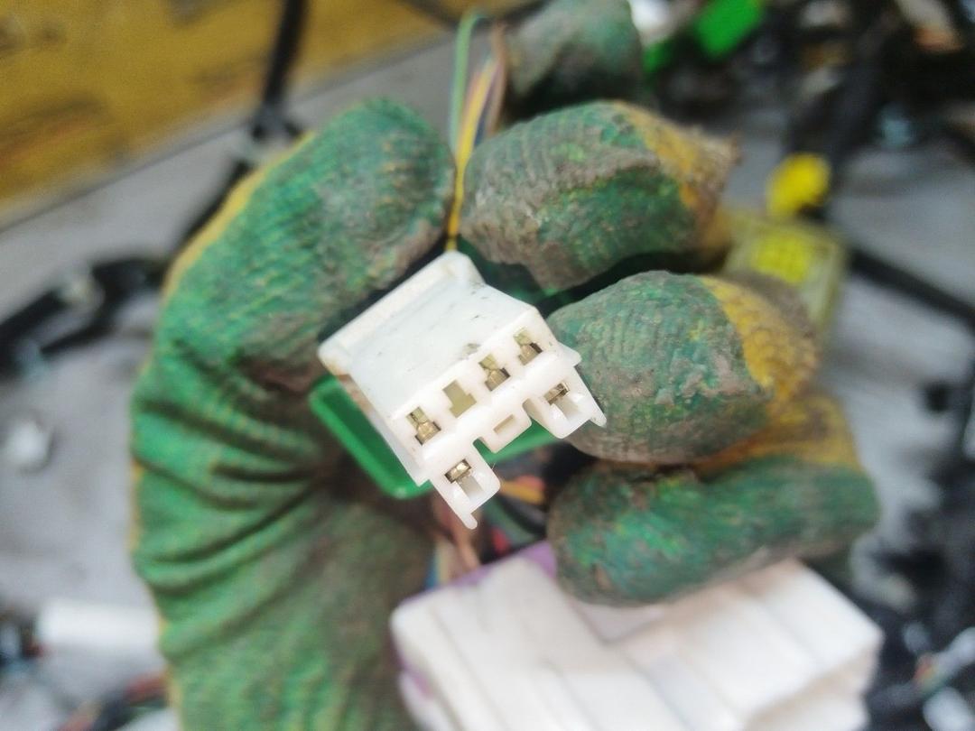 Проводка салона MHXSC1 Volvo V40 - Фото 17