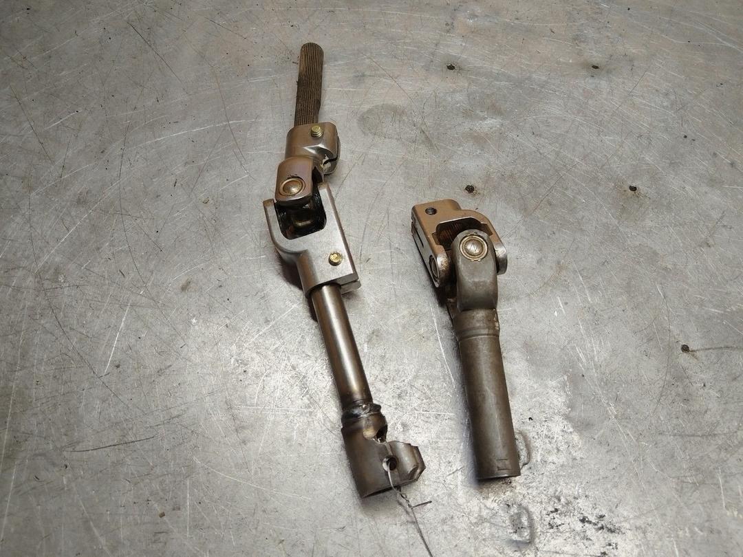 Рулевой карданчик UO4RLR Toyota Corolla