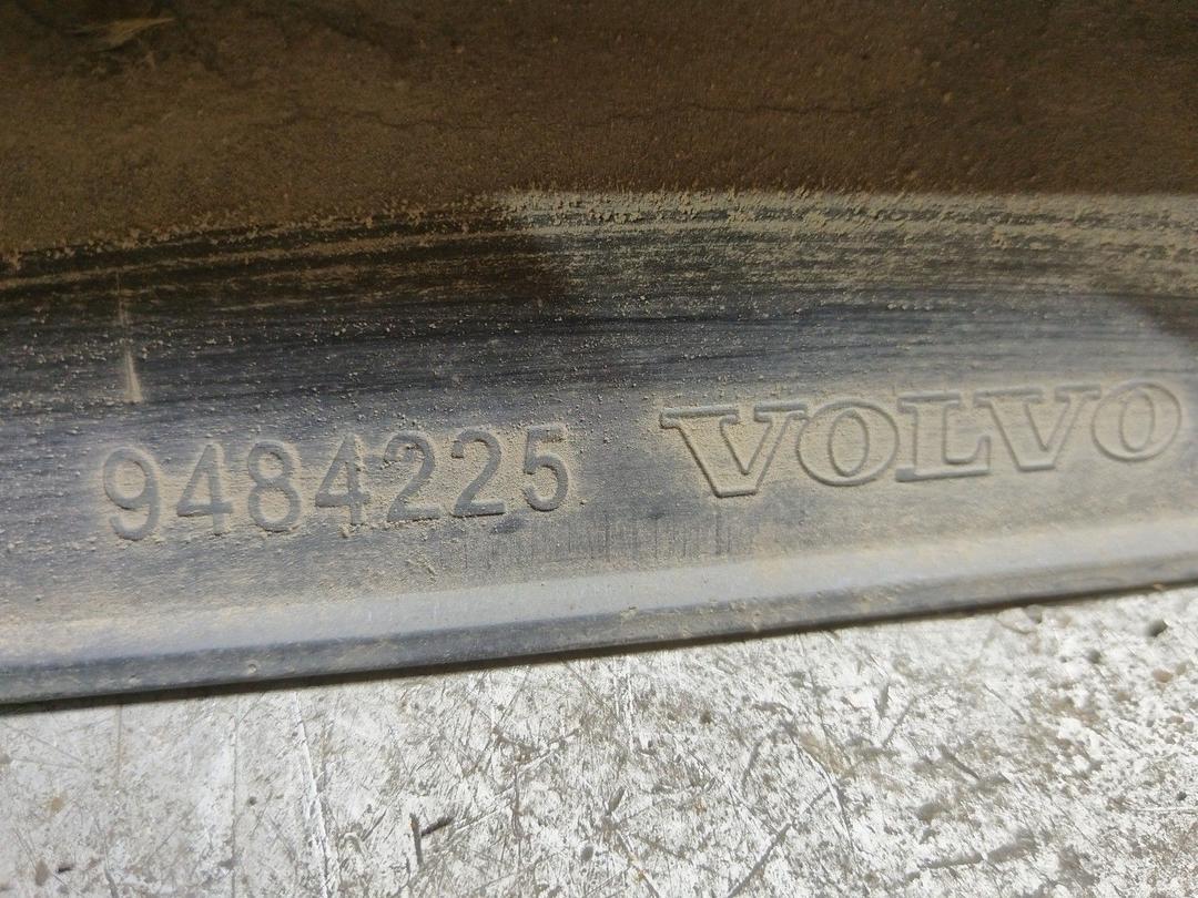 Молдинг двери передней левой KA4KUR Volvo S60 купить с доставкой