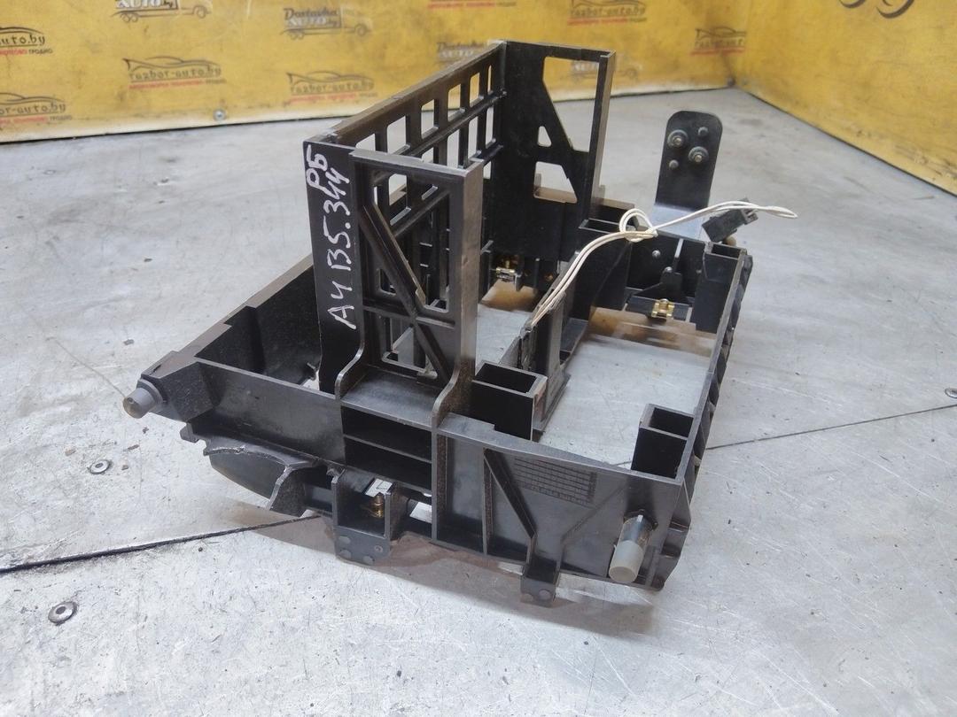 Рамка под магнитолу 7KXHJ7 Audi A4 купить с доставкой. Огромный выбор запчастей и марок авто. У нас есть практически все.