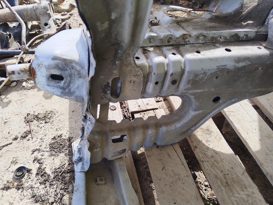 Передняя панель крепления облицовки (телевизор) E40TB2 Peugeot 406 undefined