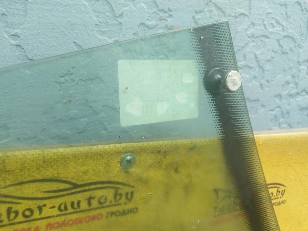 Стекло двери задней левой 50991F Audi 80 купить на авторазборке