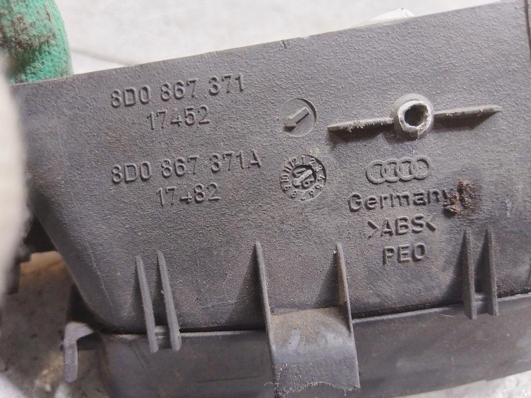 Ручка внутренняя задняя левая WSFXNS Audi A4 купить в магазине запчастей бу