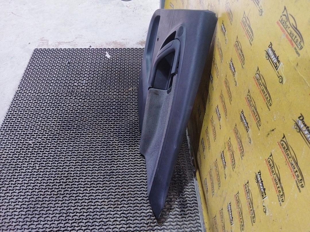 Обшивка двери задней правой (дверная карта) E0QEF1 Skoda Fabia купить