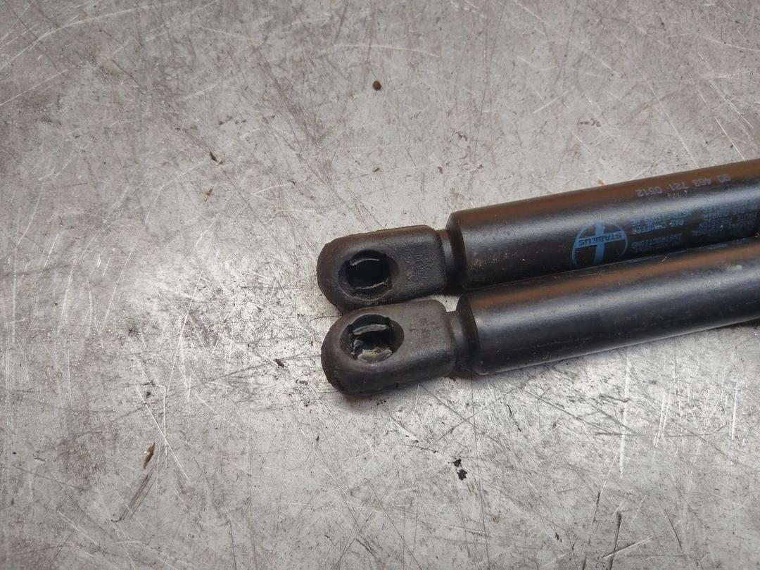 Амортизатор капота R23J5Q Opel Vectra купить с доставкой