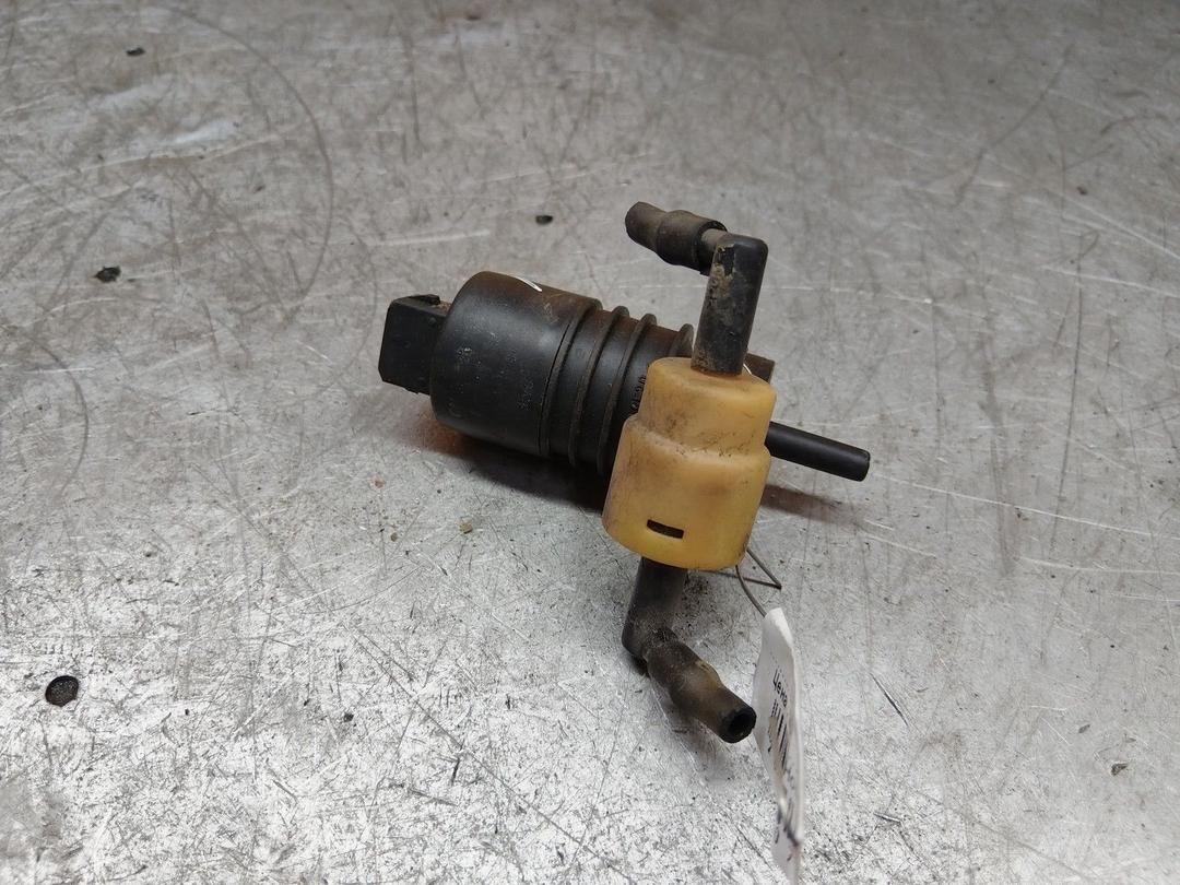 Насос (моторчик) омывателя стекла 9TAGF7 Opel Meriva купить на авторазборке