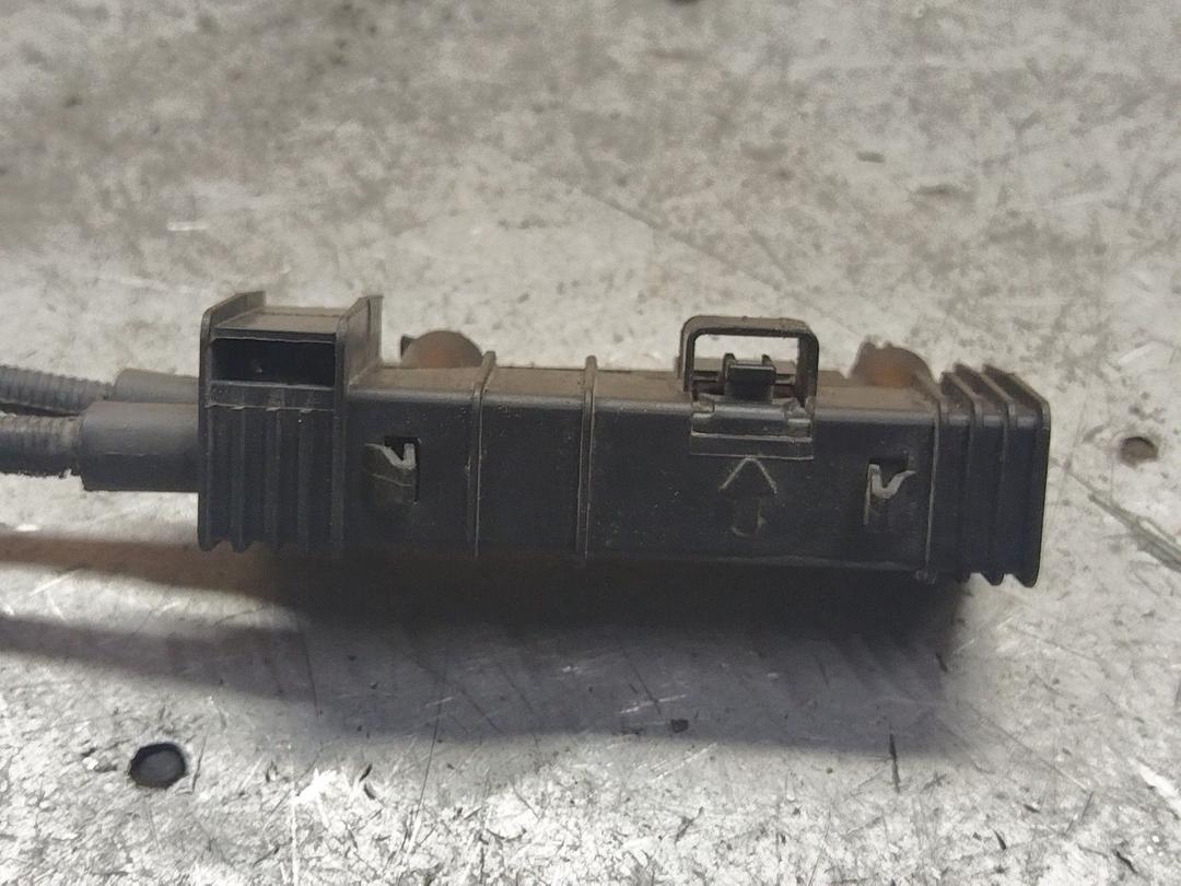 Трос капота 6HO9OJ Ford Fusion купить с доставкой. Огромный выбор запчастей и марок авто. У нас есть практически все.