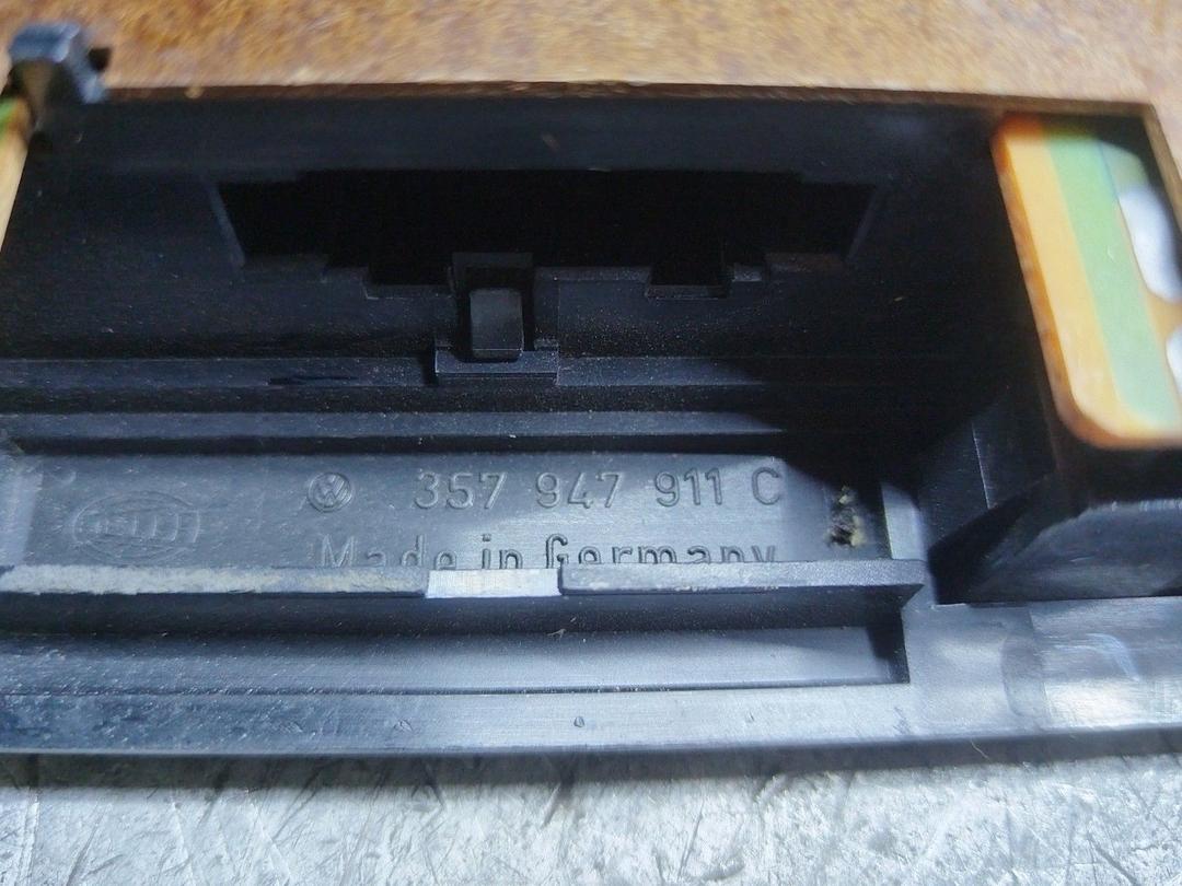 Фонарь салона (плафон) N3T9AF Volkswagen Passat купить в магазине запчастей бу