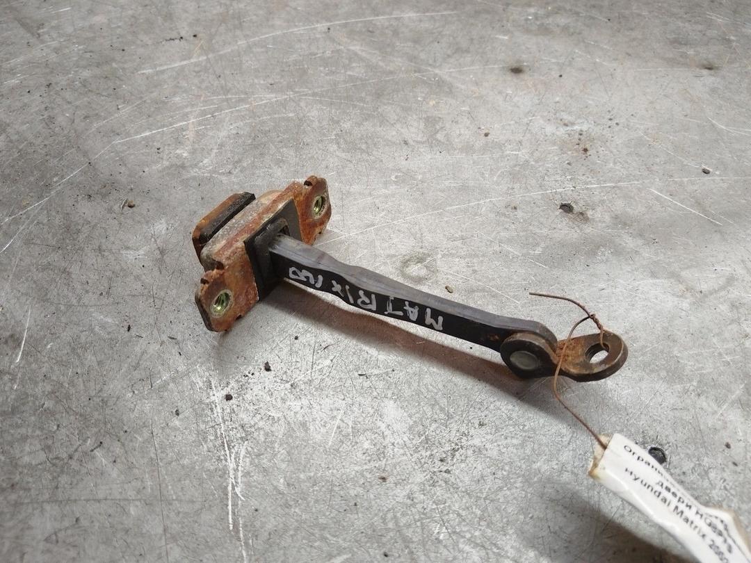 Ограничитель открывания двери HG8PFS Hyundai Matrix купить на авторазборке