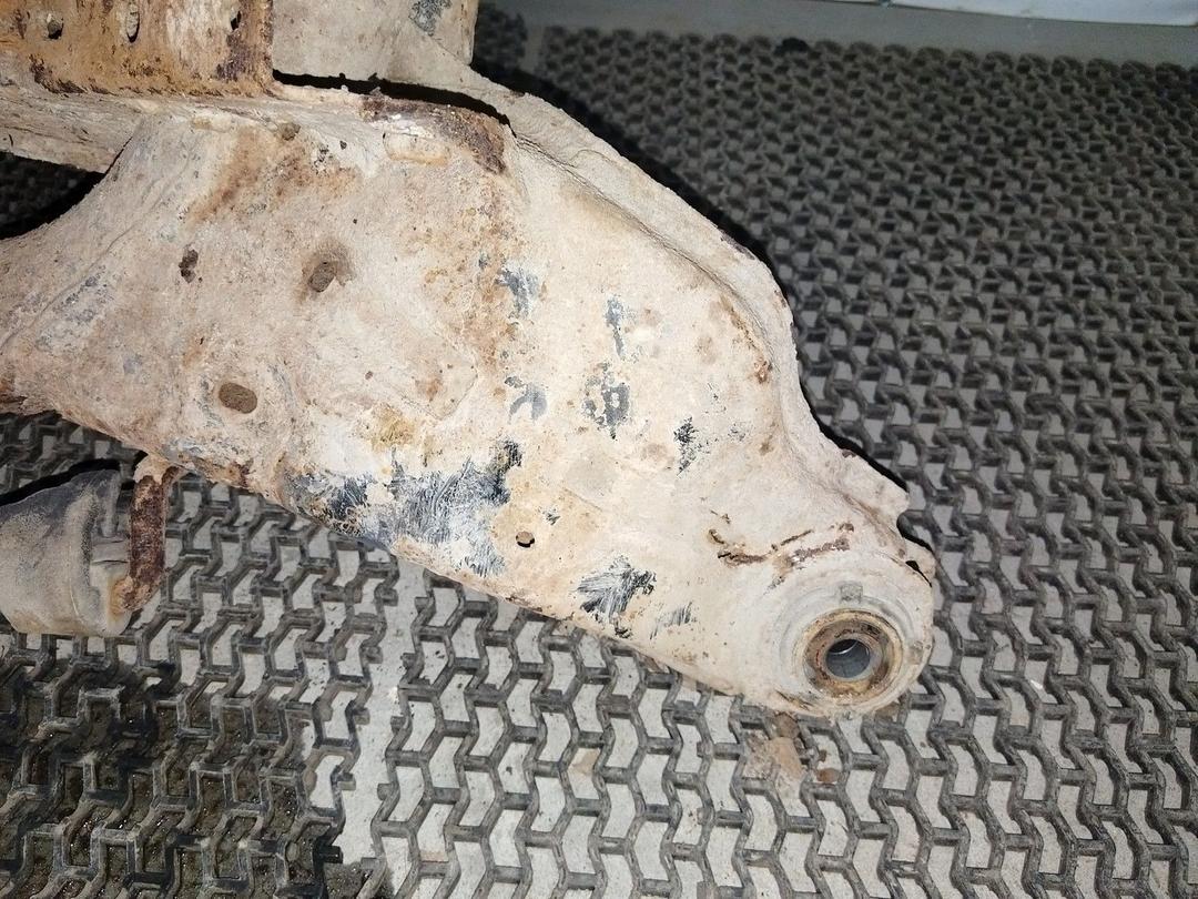 Балка подвески задняя E7YLUR Mazda 6 undefined