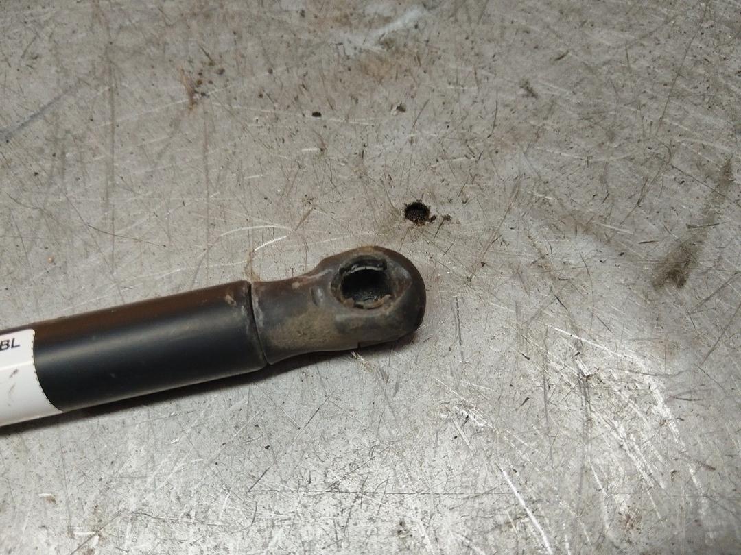 Амортизатор капота FW2WBL Opel Astra - Фото 3