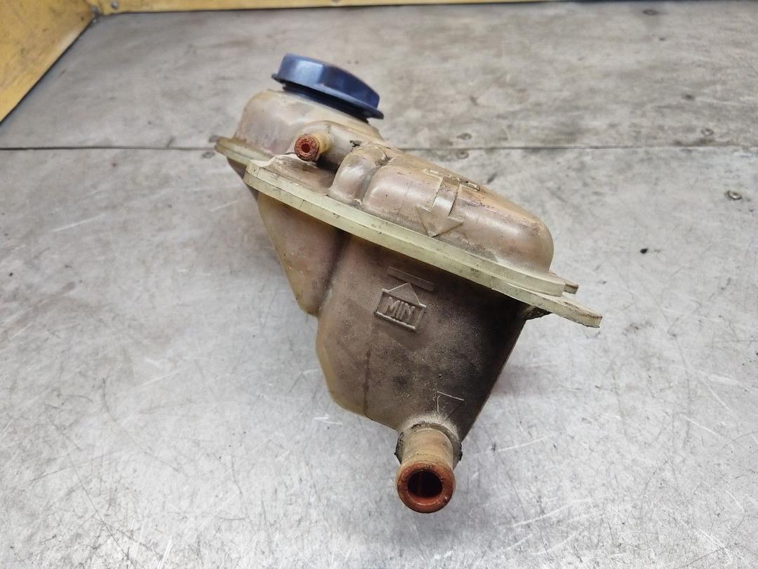 Бачок расширительный YJU13M Volkswagen Passat - Фото 4