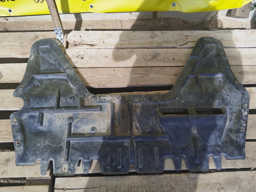 Защита двигателя 4W6APP Volkswagen Passat купить в магазине запчастей бу