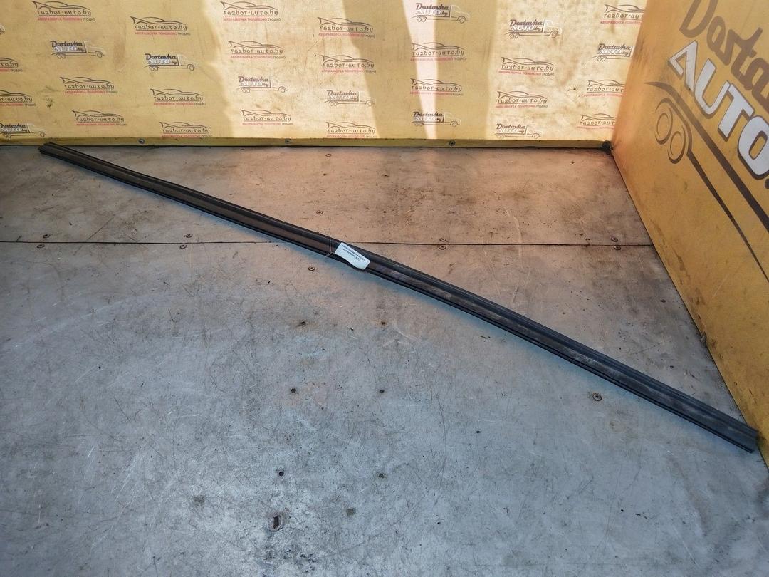 Уплотнитель капота O3JG5A Audi A4