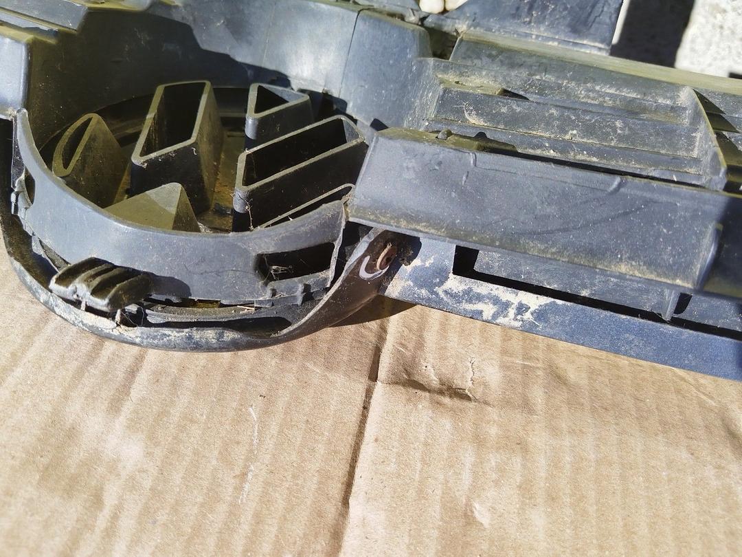 Решетка радиатора US43C6 Volkswagen Golf купить с доставкой. Огромный выбор запчастей и марок авто. У нас есть практически все.