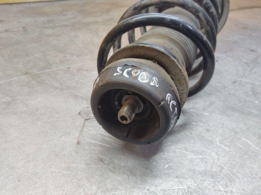 Опора амортизатора верхняя (чашка) 5H613D Skoda Octavia купить