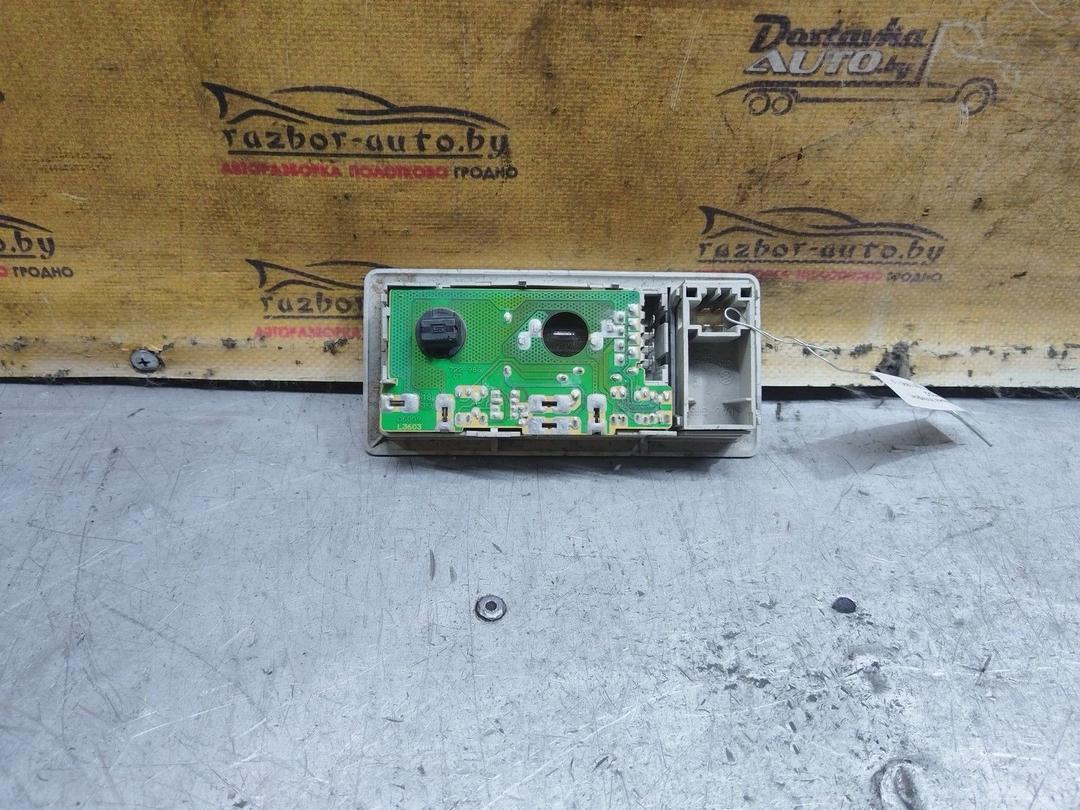 Фонарь салона (плафон) 6IHTOG Volkswagen Passat купить