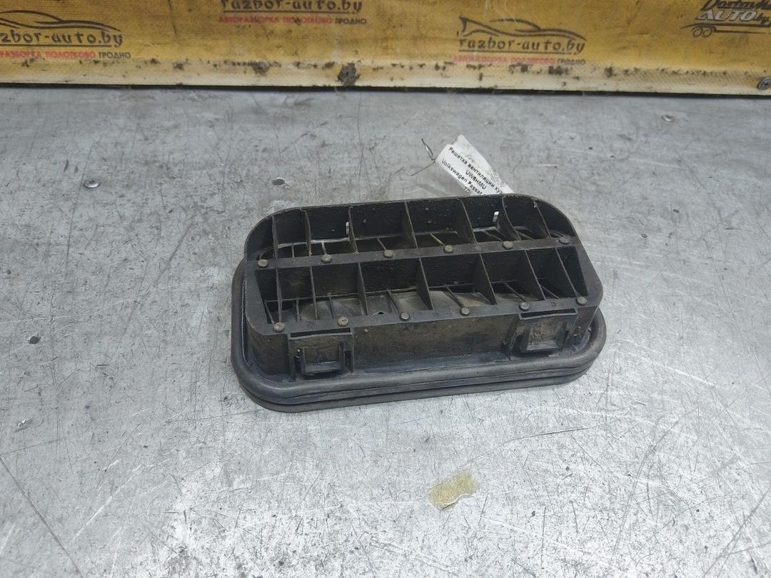 Решетка вентиляции кузова UW6HMU Volkswagen Passat купить